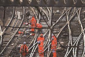 Government unveils record £500bn infra pipeline
